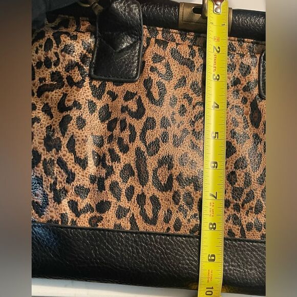 Bueno Women’s Animal Print Leopard Handbag /Satchel Purse - Picture 9 of 10